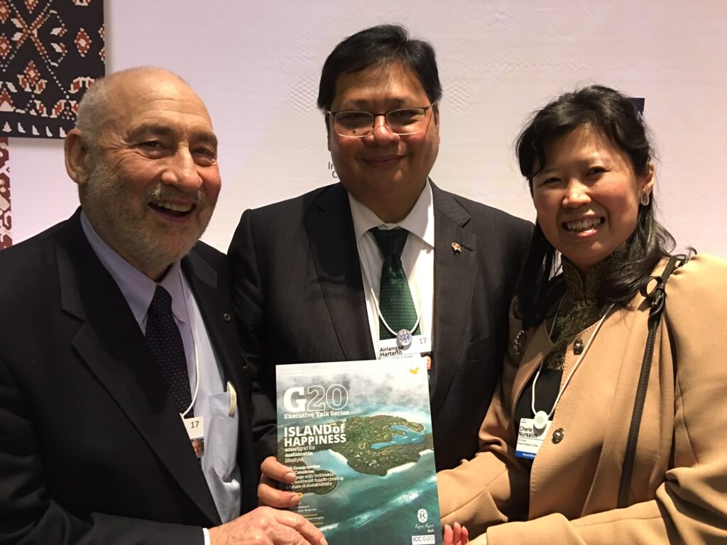 Airlangga Hartarto and Joseph Stiglitz &mdash; Coordinating Minister, Indonesia, with the Nobel laureate in economics